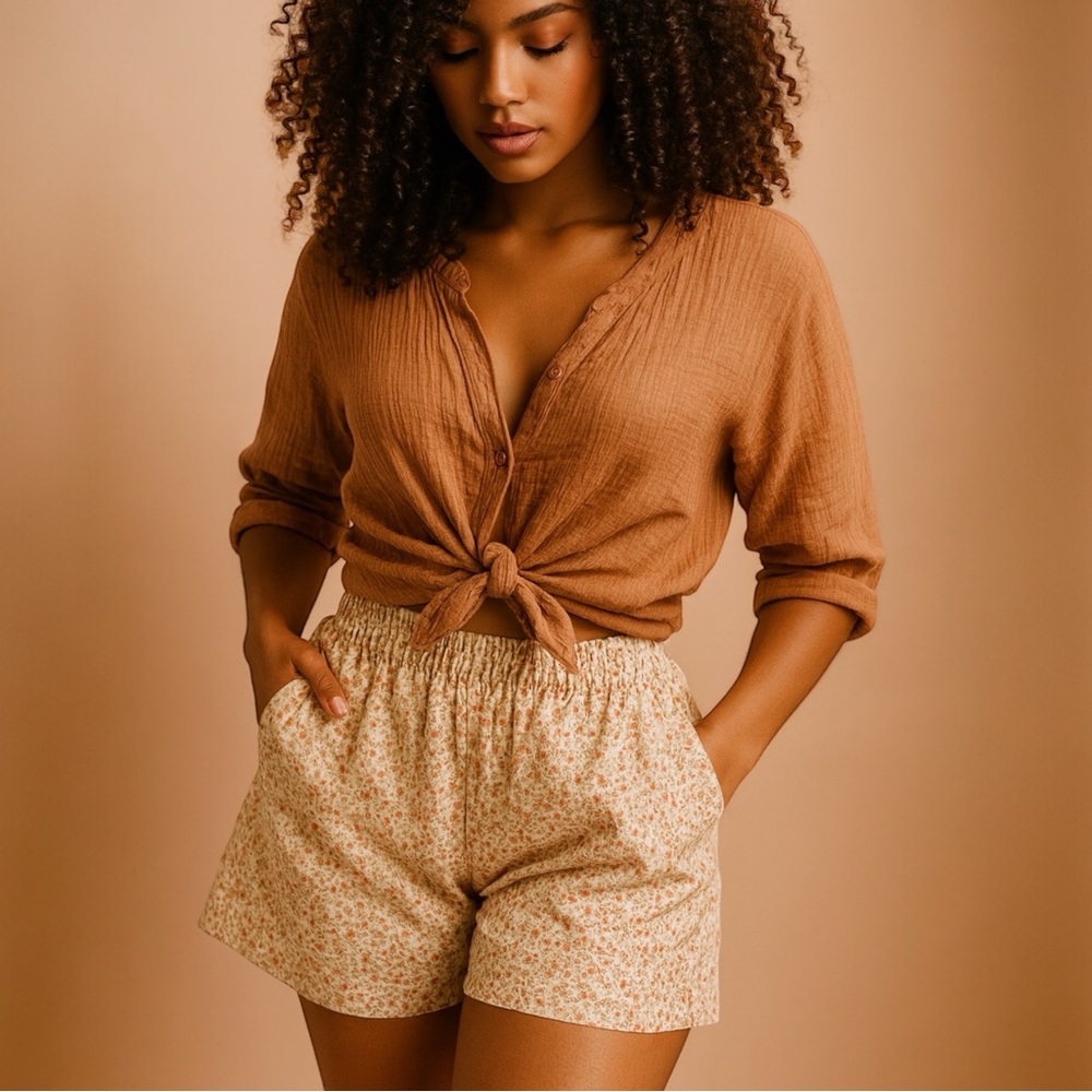 Beaumont Organic Gilma-Paige Cotton Pull-On Shorts‎ In Pink Ditsy Floral XS